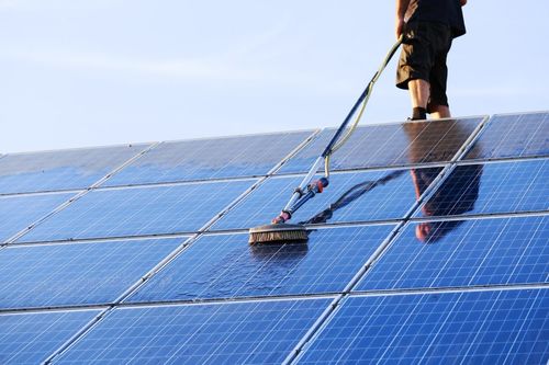 Últimas noticias de la empresa sobre Cómo mantener los paneles solares