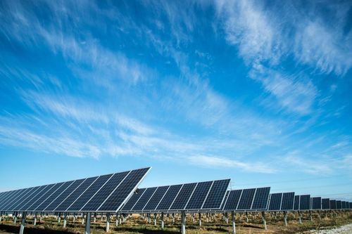 Últimas noticias de la empresa sobre IRENA: la energía solar fotovoltaica es la única tecnología en camino de alcanzar los objetivos de inversión para 2030