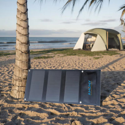 Un buen precio. Cargador de paneles solares móviles de 21w panel solar plegable pequeño mini integrado USB cargador solar de teléfono móvil en línea